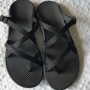 Chaco size 9 black crisscross straps